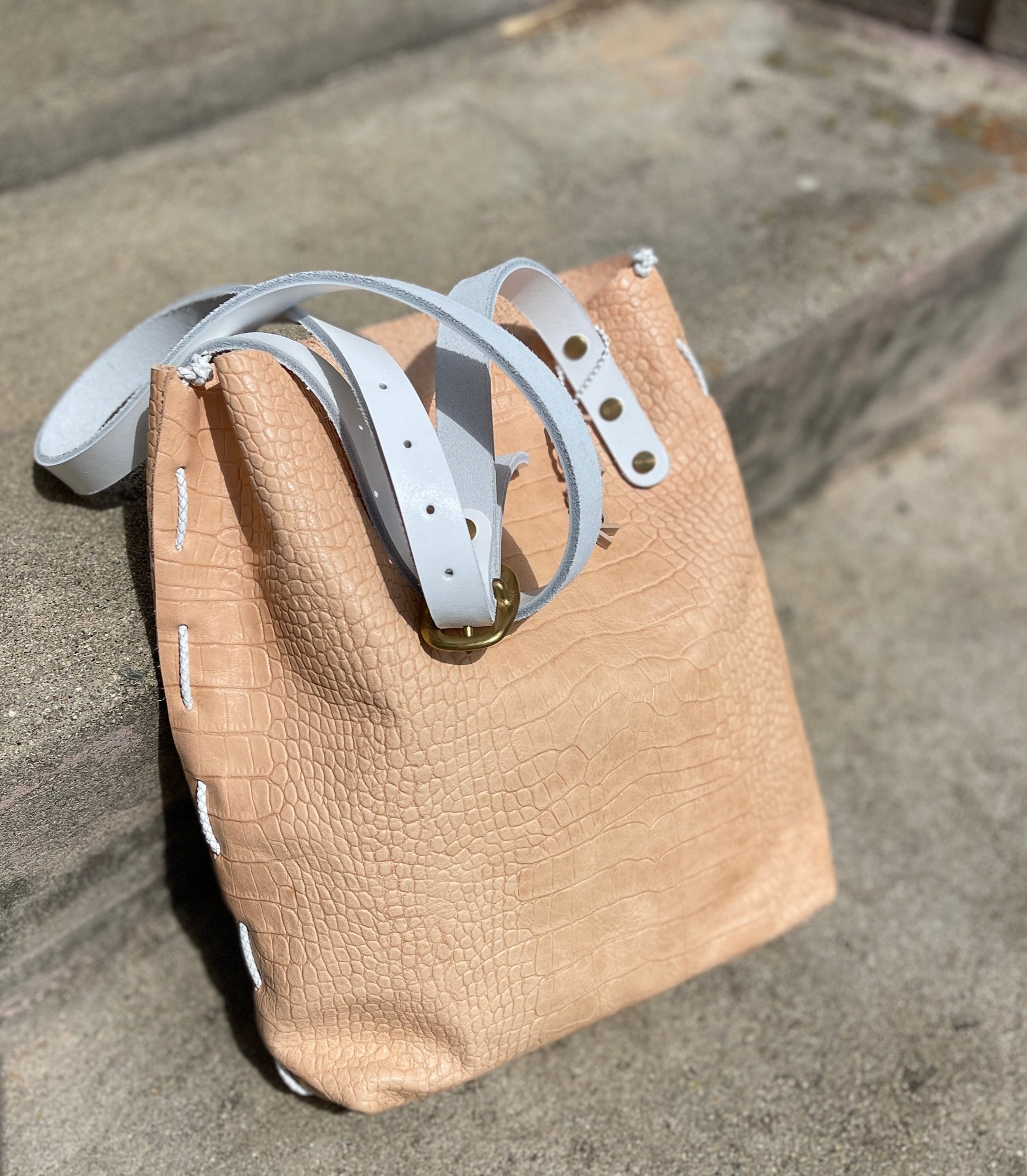 Veg Tan Embossed Crossbody Bag With White Strap